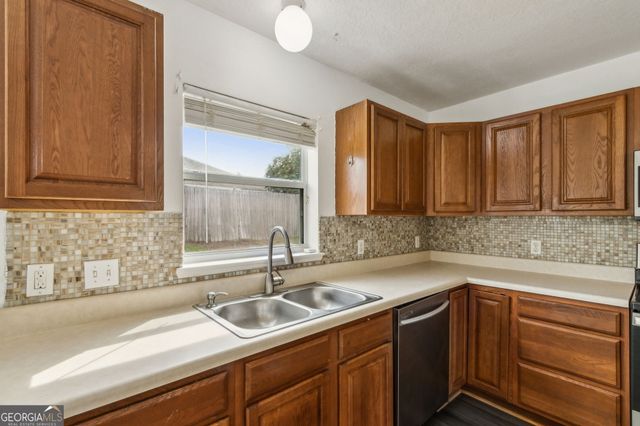 203 Pine Bluff Drive, Kingsland, GA 31548