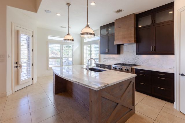 846 Coastal Court, League City, TX 77573