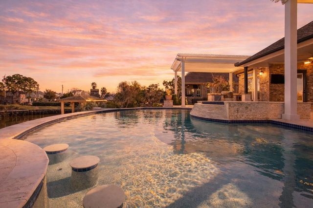 846 Coastal Court, League City, TX 77573