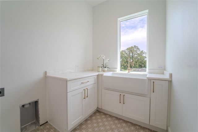 4414 W LAWN AVENUE, Tampa, FL 33611