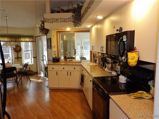 3452 W Birds Nest Drive, Beverly Hills, FL 34465