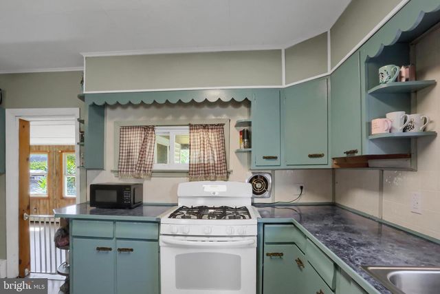 211 OAK ST, Lykens, PA 17048