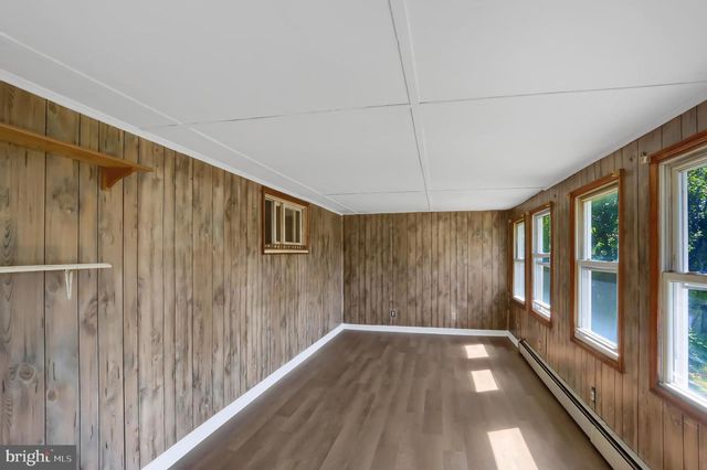 211 OAK ST, Lykens, PA 17048