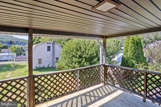 211 OAK ST, Lykens, PA 17048