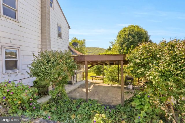 211 OAK ST, Lykens, PA 17048