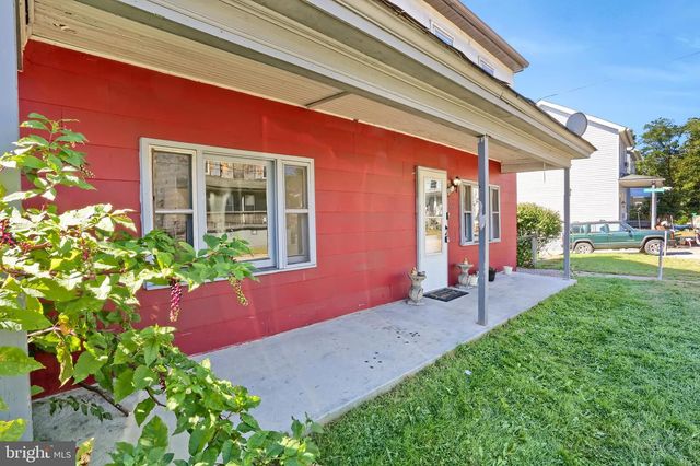 211 OAK ST, Lykens, PA 17048