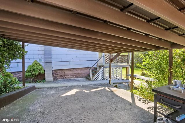 211 OAK ST, Lykens, PA 17048