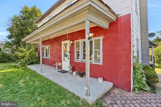 211 OAK ST, Lykens, PA 17048