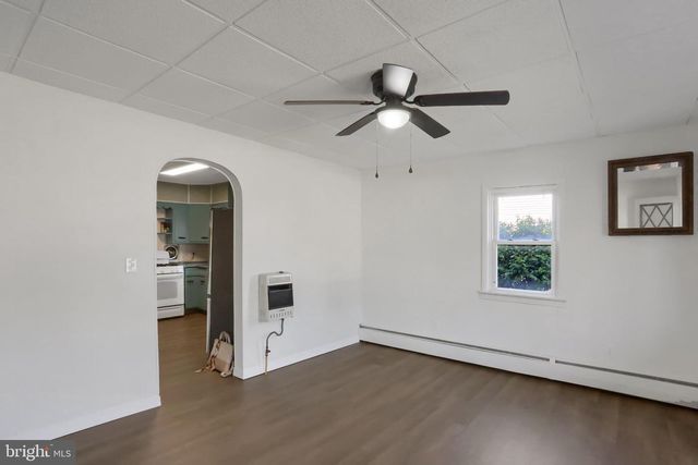 211 OAK ST, Lykens, PA 17048