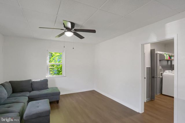 211 OAK ST, Lykens, PA 17048