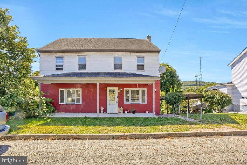 211 OAK ST, Lykens, PA 17048