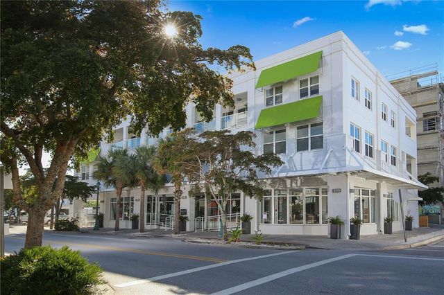 430 KUMQUAT COURT 302, Sarasota, FL 34236
