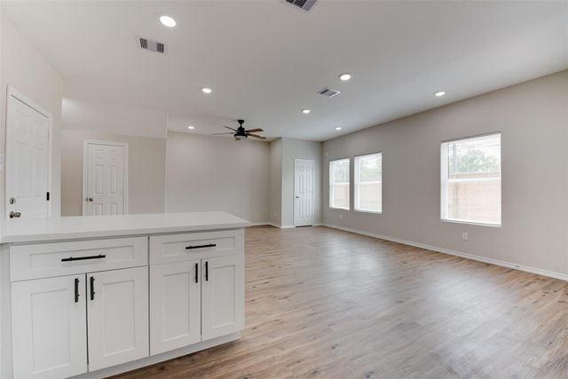 8202 Homewood Road A, Houston, TX 77028