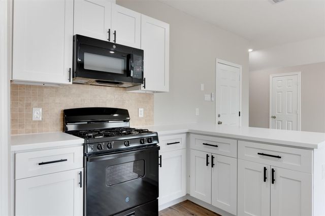 8202 Homewood Road A, Houston, TX 77028