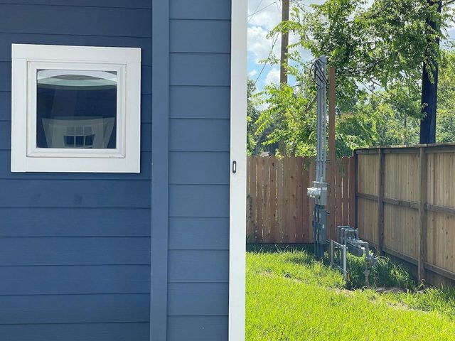 8202 Homewood Road A, Houston, TX 77028