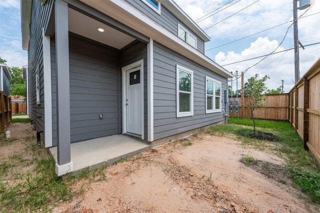 8202 Homewood Road A, Houston, TX 77028