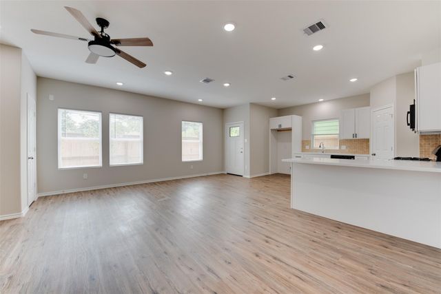 8202 Homewood Road A, Houston, TX 77028