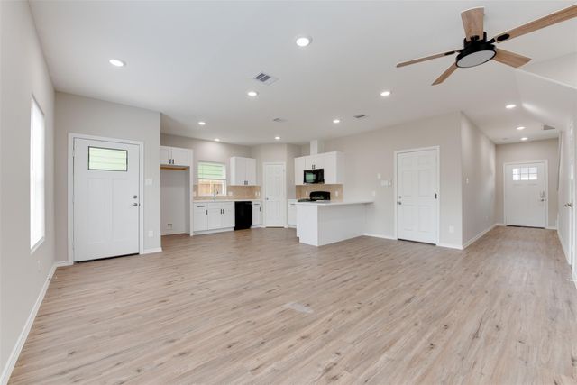 8202 Homewood Road A, Houston, TX 77028