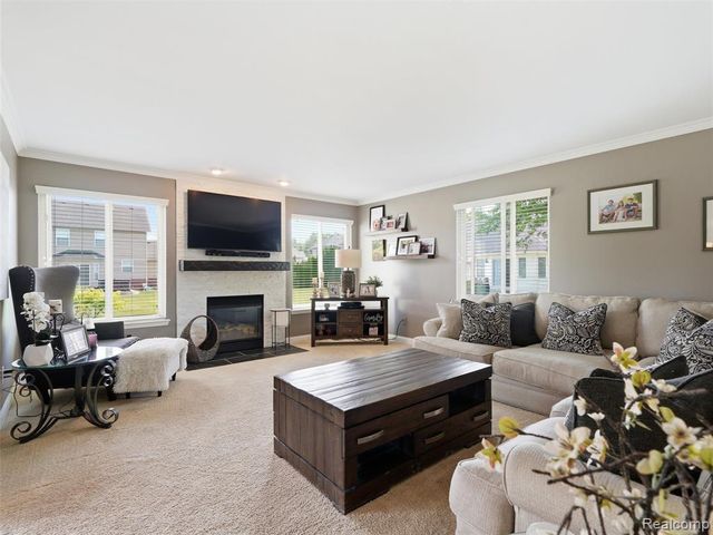 23621 Crescent Ridge Drive, New Boston, MI 48164