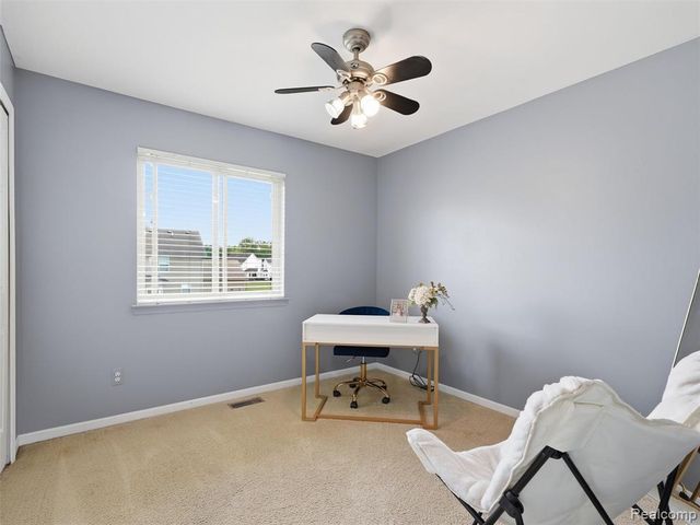 23621 Crescent Ridge Drive, New Boston, MI 48164