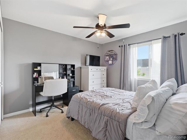 23621 Crescent Ridge Drive, New Boston, MI 48164