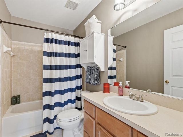 23621 Crescent Ridge Drive, New Boston, MI 48164