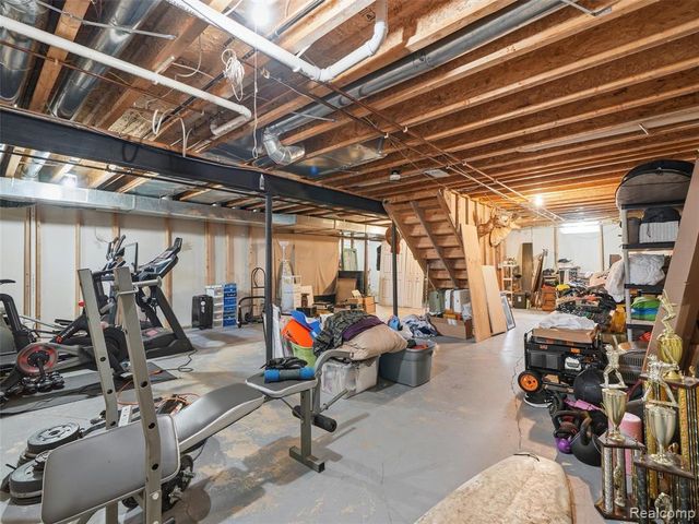 23621 Crescent Ridge Drive, New Boston, MI 48164