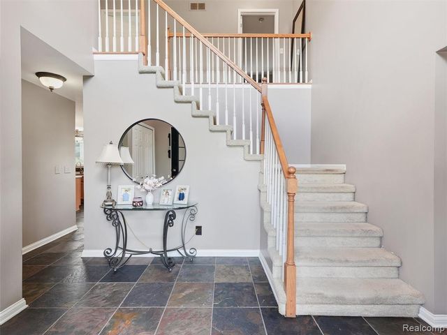 23621 Crescent Ridge Drive, New Boston, MI 48164