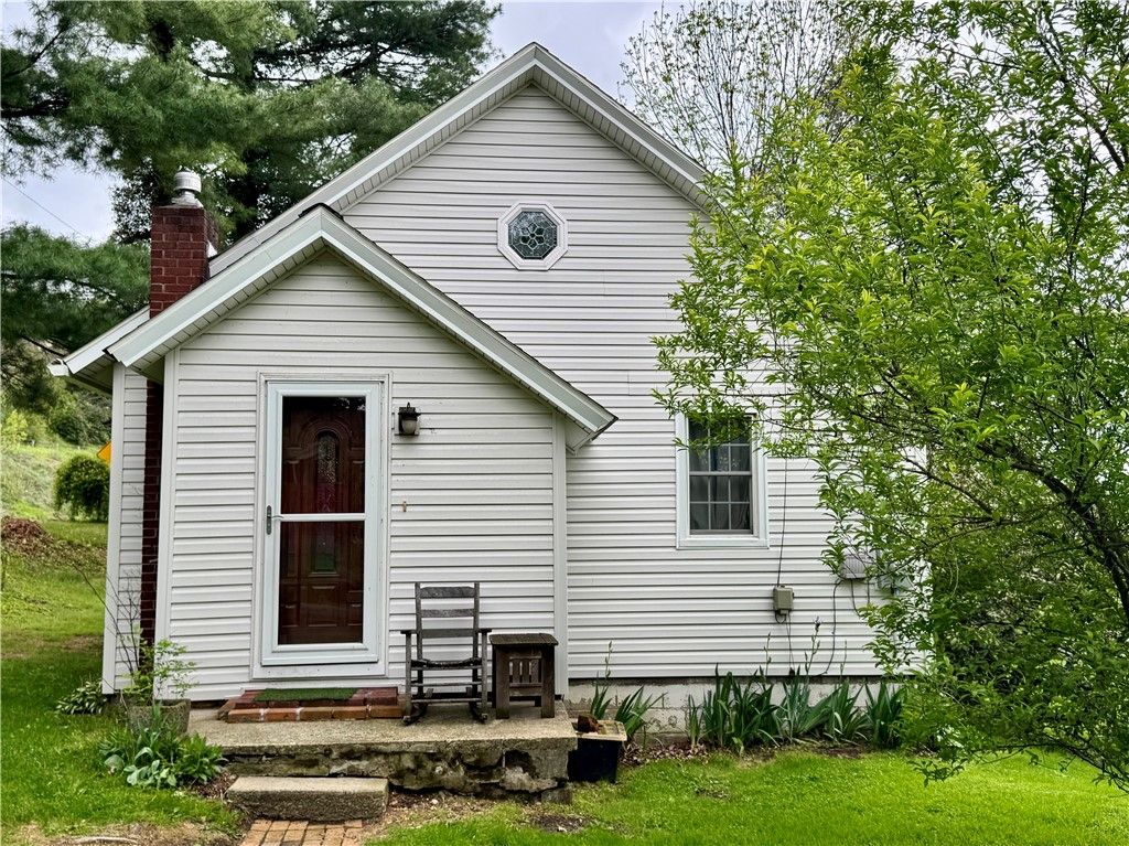 106 Lowry St, Twp Of But Se, PA 16045