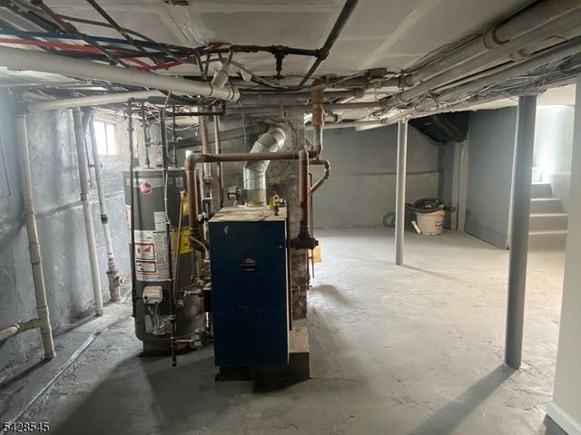 944 Madison Ave, Elizabeth City, NJ 07201