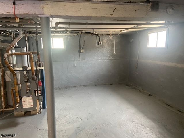 944 Madison Ave, Elizabeth City, NJ 07201