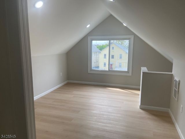 944 Madison Ave, Elizabeth City, NJ 07201