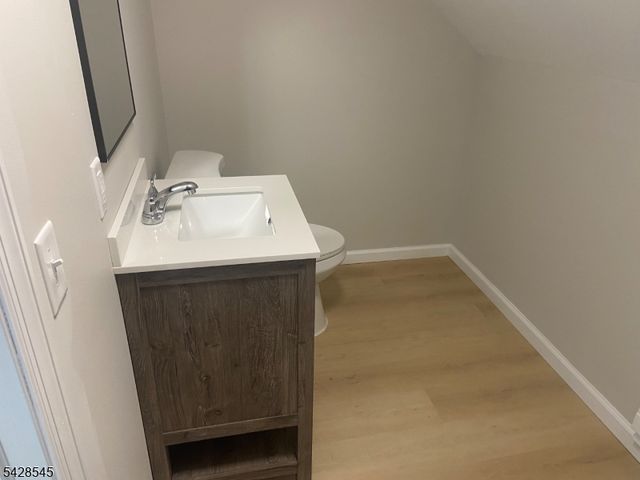944 Madison Ave, Elizabeth City, NJ 07201