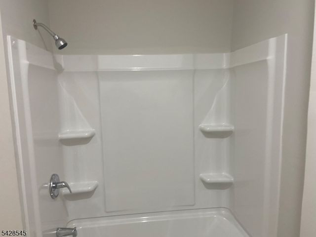 944 Madison Ave, Elizabeth City, NJ 07201