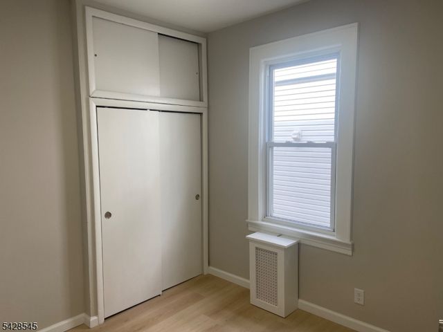 944 Madison Ave, Elizabeth City, NJ 07201