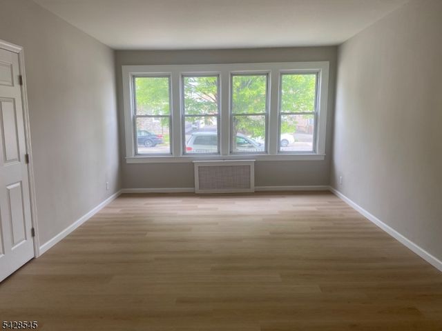 944 Madison Ave, Elizabeth City, NJ 07201