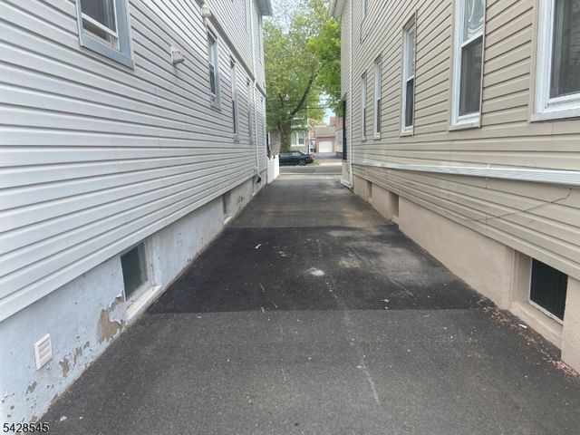 944 Madison Ave, Elizabeth City, NJ 07201