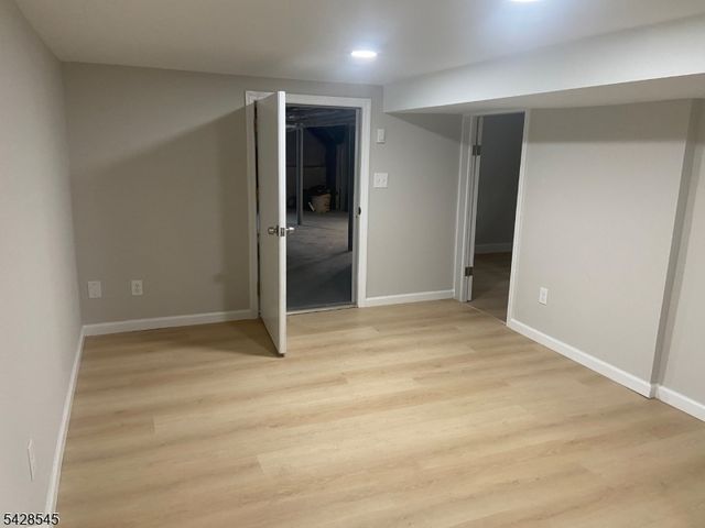944 Madison Ave, Elizabeth City, NJ 07201