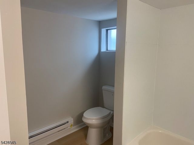 944 Madison Ave, Elizabeth City, NJ 07201