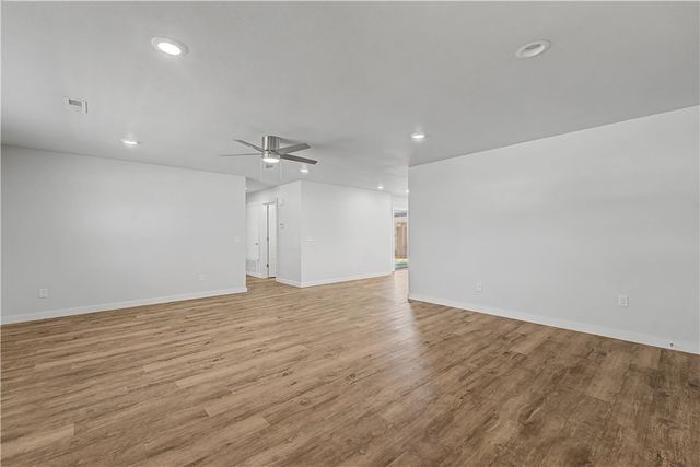 1906 SE Taylor Street, Bentonville, AR 72712