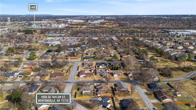 1906 SE Taylor Street, Bentonville, AR 72712
