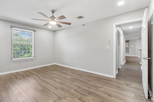 7323 Snowden Rd Apt 1305, San Antonio, TX 78240