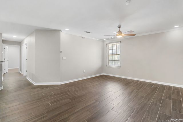7323 Snowden Rd Apt 1305, San Antonio, TX 78240