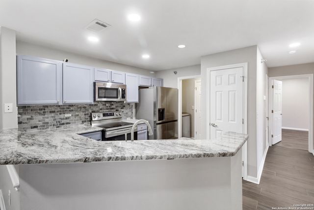 7323 Snowden Rd Apt 1305, San Antonio, TX 78240