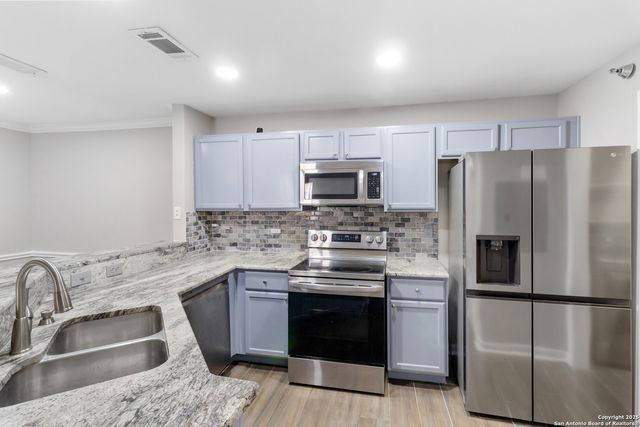 7323 Snowden Rd Apt 1305, San Antonio, TX 78240