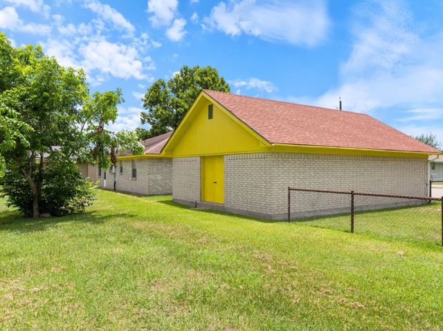 314 Rorem Avenue, Palacios, TX 77465