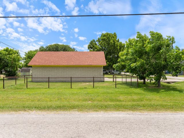 314 Rorem Avenue, Palacios, TX 77465