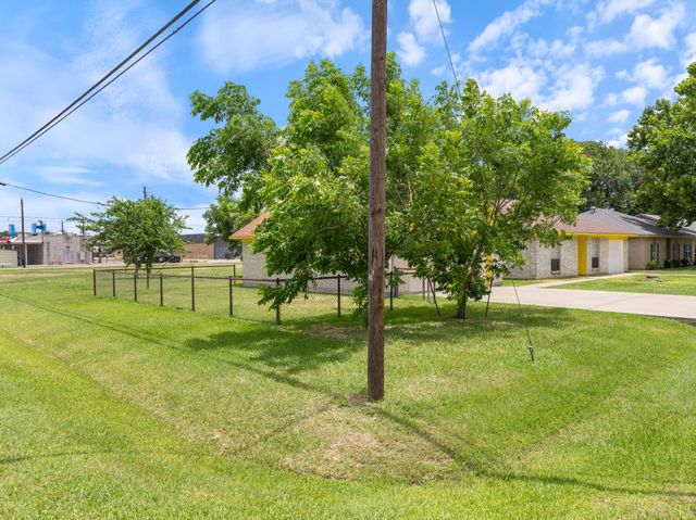 314 Rorem Avenue, Palacios, TX 77465