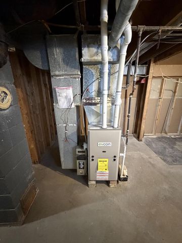 4334 W Eggert PLACE, Milwaukee, WI 53218