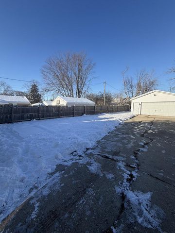 4334 W Eggert PLACE, Milwaukee, WI 53218